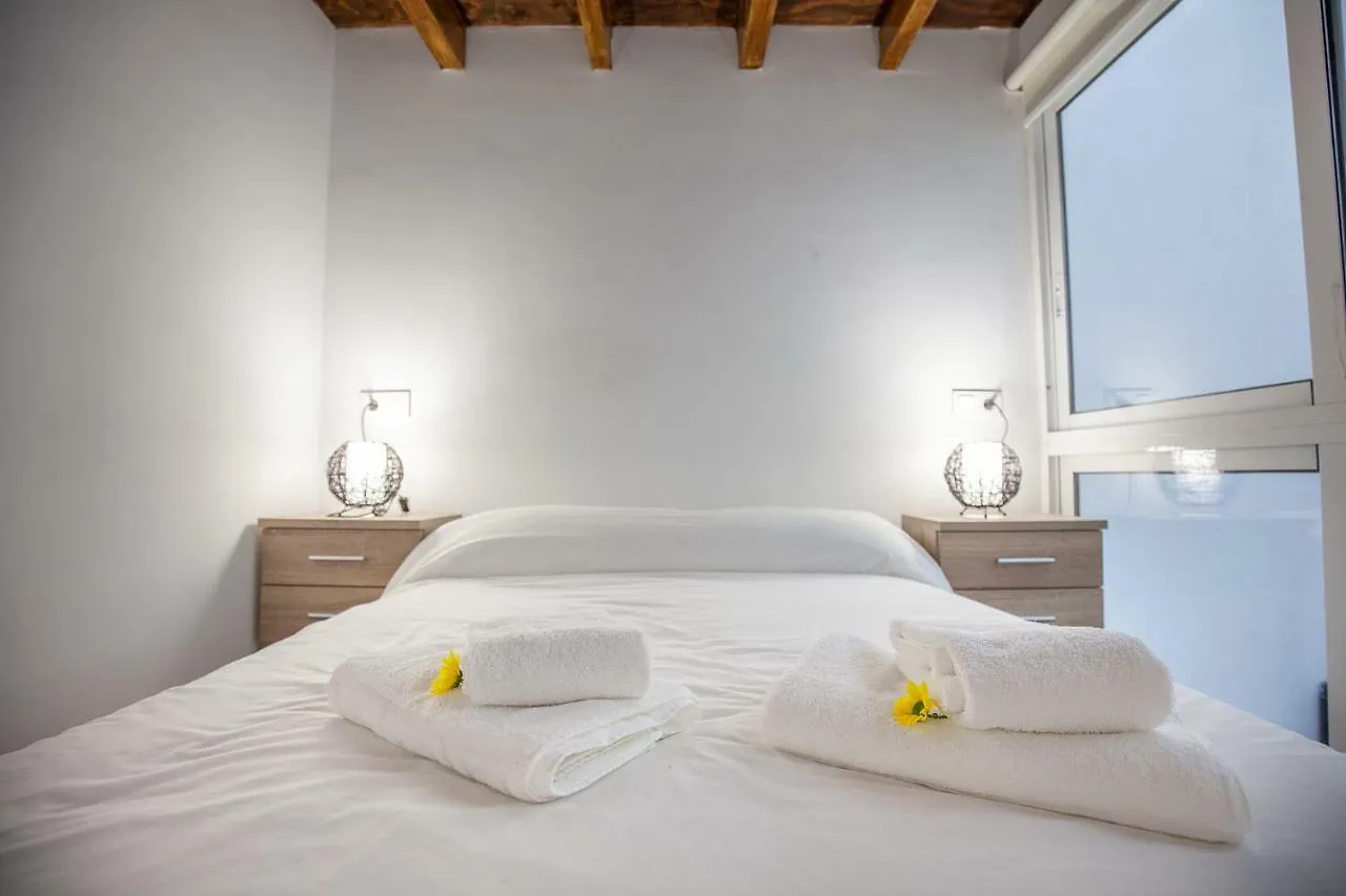 Apartment Pasaje De Amores Der - Descanso En Casa Y Vida Cultural Y Monumentos 4 Px Seville