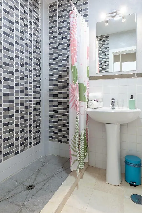 Pasaje De Amores Der - Descanso En Casa Y Vida Cultural Y Monumentos 4 Px Seville Apartment