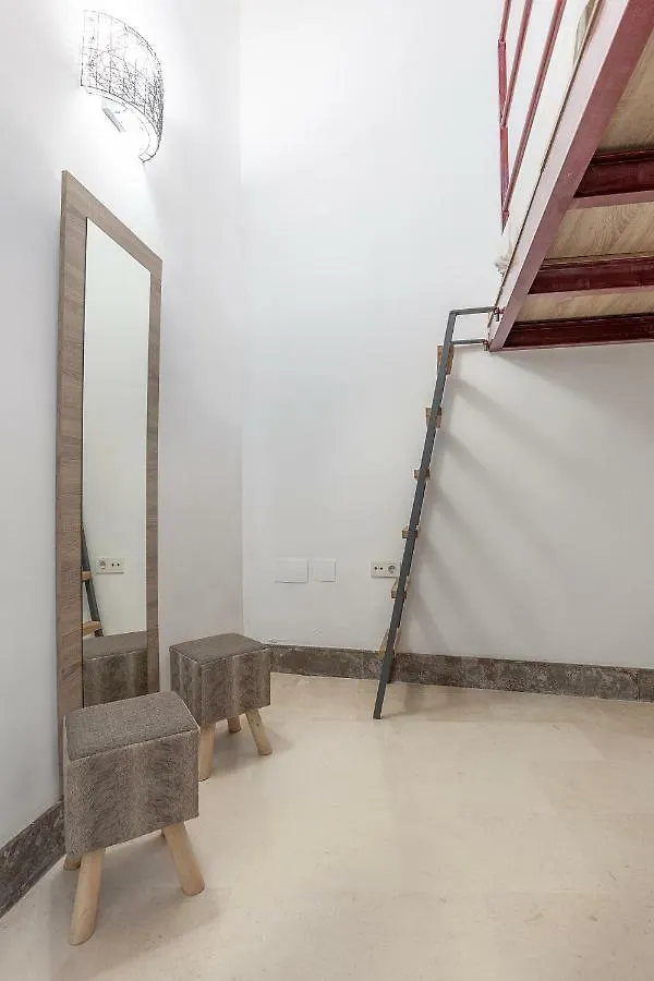 Pasaje De Amores Der - Descanso En Casa Y Vida Cultural Y Monumentos 4 Px Seville Apartment